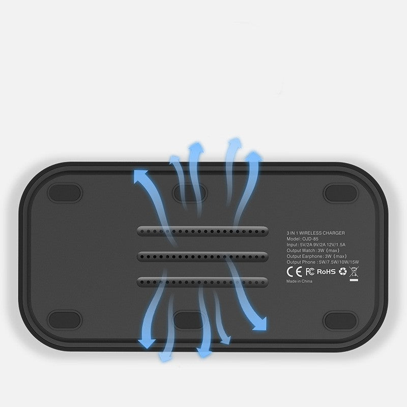 Magnetic 3-in-1 Wireless Charger desk use